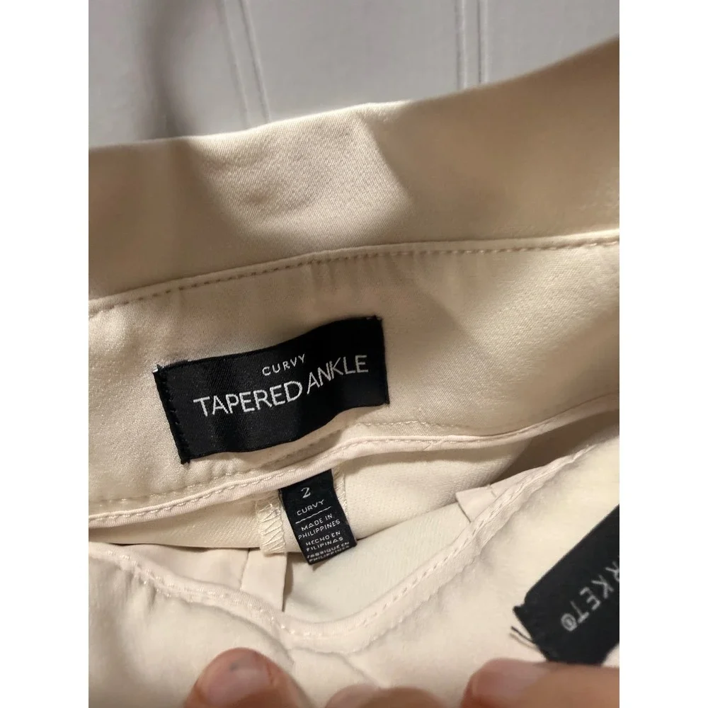 White House Black Market Curvy Tapered Ankle Pants‎ Cream Off White Size 2